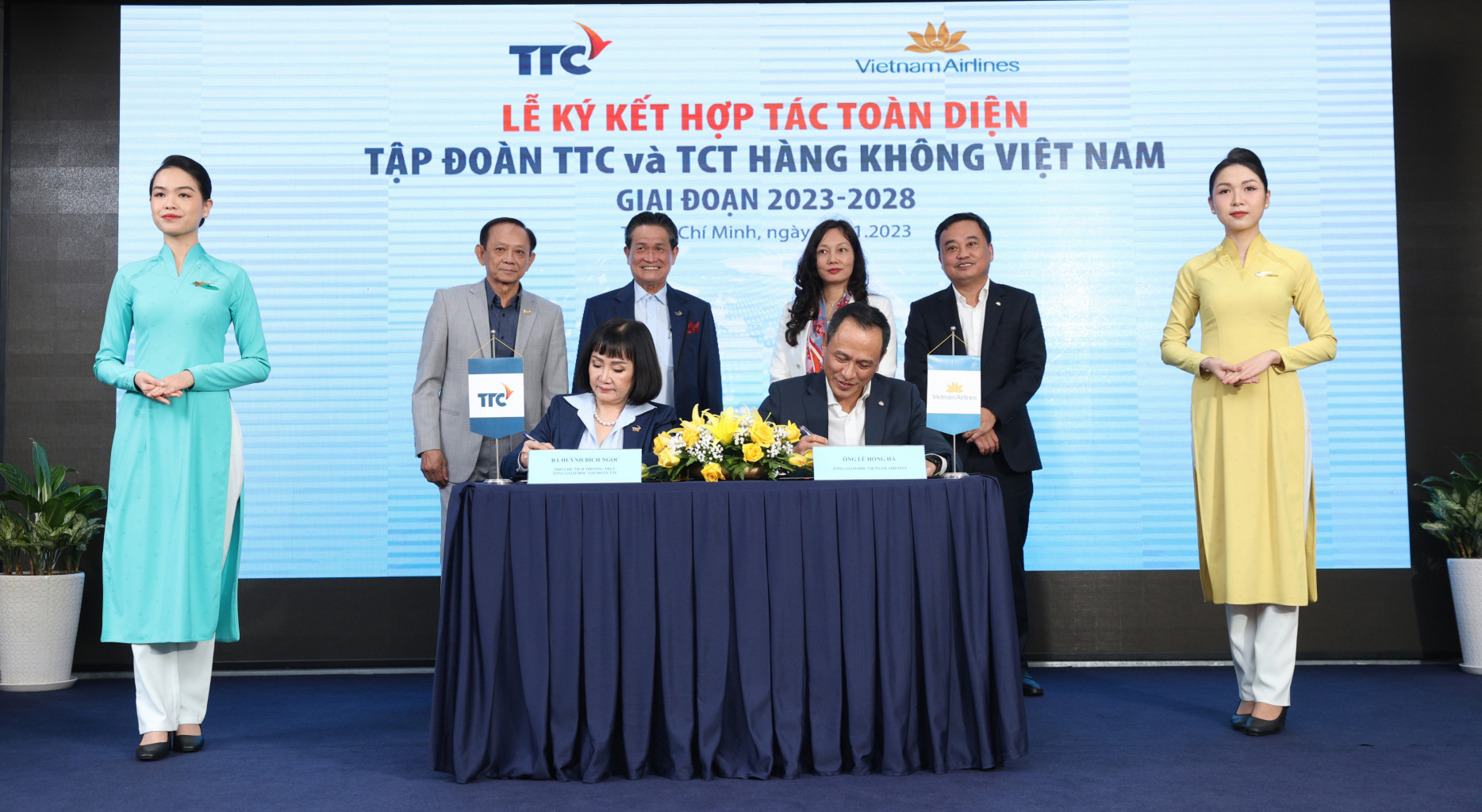 Vietnam Airlines và Tập đoàn TTC ký kết hợp tác toàn diện Vietnam Airlines và Tập đoàn TTC ký kết hợp tác toàn diện